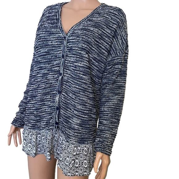 Bundle four for $20 💋 any items with 💋are eligible to bundle - Picture 2 of 10